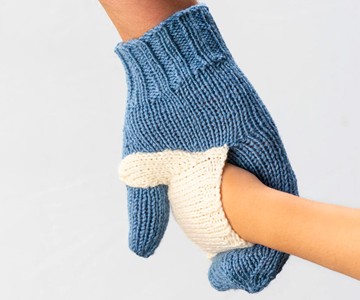 Never Let Go Parent-Child Mittens Never Let Go Parent-Child Mittens