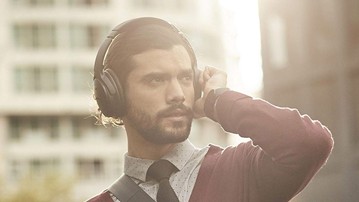 Bose Quiet Comfort 35 Noise-Cancelling Headphones