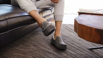 UGG Men's Ascot Slipper UGG Men's Ascot Slipper