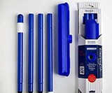 Electrostatic-Generating Silicone Broom
