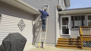 12-1/2-Foot Telescoping Ladder