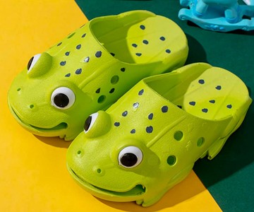 Wild Footwear: 10 Fun & Funky Animal Shoes Wild Footwear: 10 Fun & Funky Animal Shoes