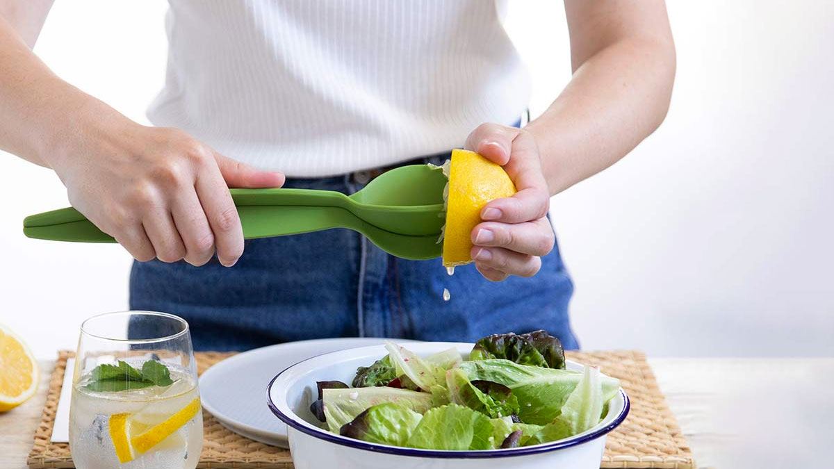 Juicepair - Salad Servers & Lemon Juicer Juicepair - Salad Servers & Lemon Juicer