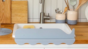 Whale Water Splash Guard for Sinks