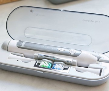 Platinum Sonic Toothbrush & USB Sanitizing Case