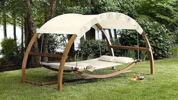 Splurge: Outdoor Patio Arch Swing