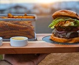 Yukon Glory Burger Serving Set